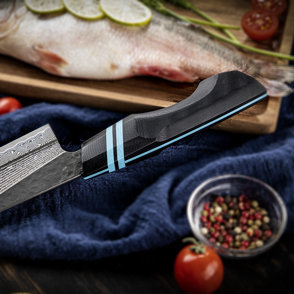 Santoku Frostfire Damastmesser mit G10-Griff und einzigartigem Wellenmuster.